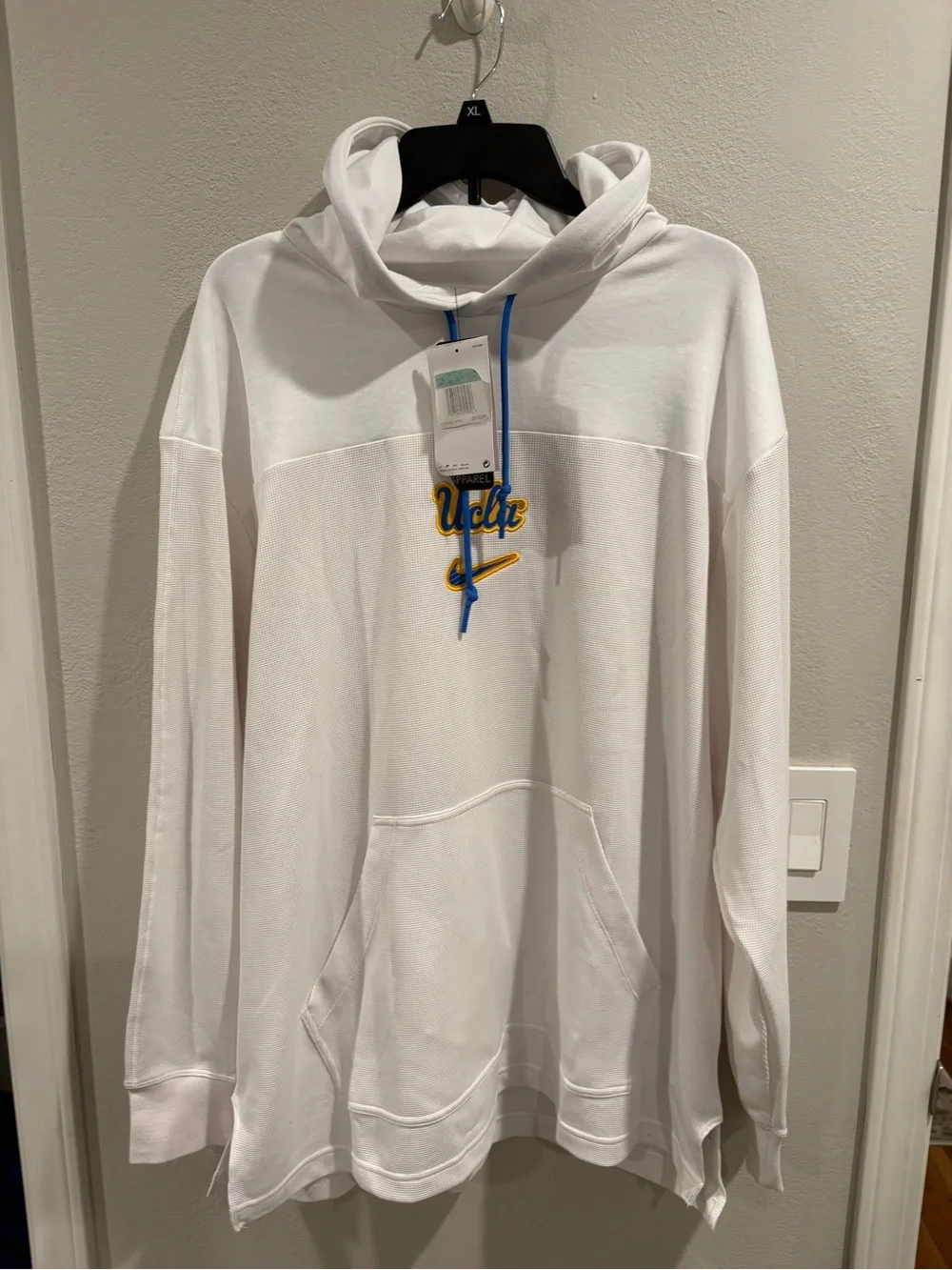Nike UCLA Bruins Team Issued Hoodie Waffle Knit White Sideline Men’s Size XL NWT - Picture 2 of 15